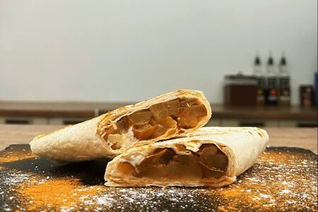 Шаурма с запеченной грушей и сыром