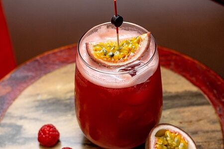 Маленький лимонад малина-маракуйя