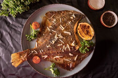 Камбала запеченная