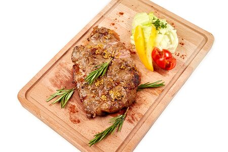 Стейк из cвинoй шеи на гриле