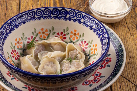 Пельмени с телятиной и деревенской сметаной