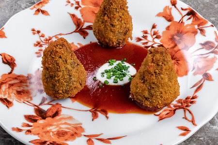 Крокеты из томленой говядины