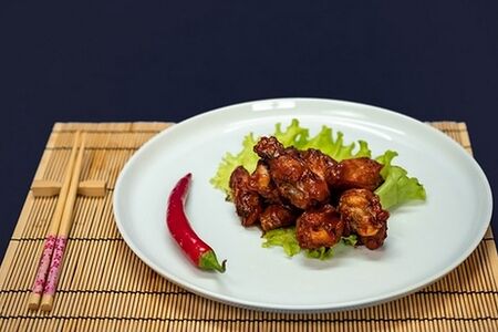 Крылышки Шрирача