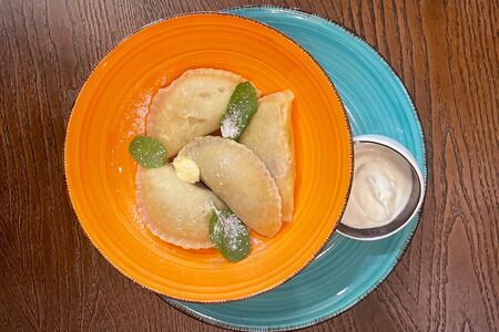 Вареники с клубникой