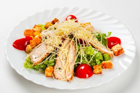 Салат Цезарь с курицей