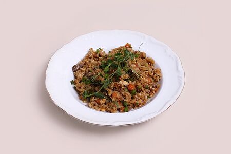 Жареный рис с говядиной