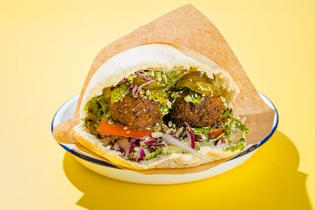 Пита с фалафелем