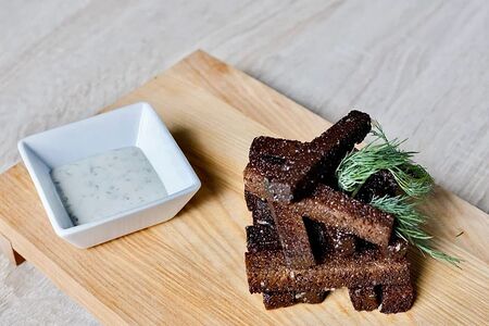 Гренки чесночные