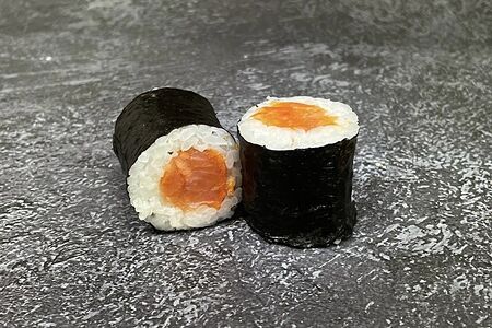 Маки с копченым лососем