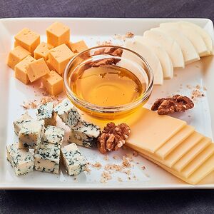 Сырная тарелка