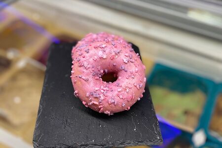 Пончик донат Лесные ягоды