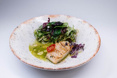 Палтус со спагетти из цукини