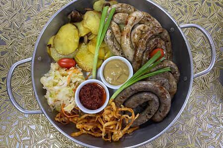 Колбасный набор в сковородочке