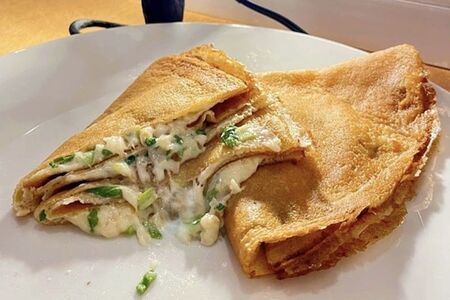 Блинчики с сыром Сулугуни и зеленью