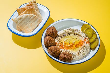 Хумус с фалафелем