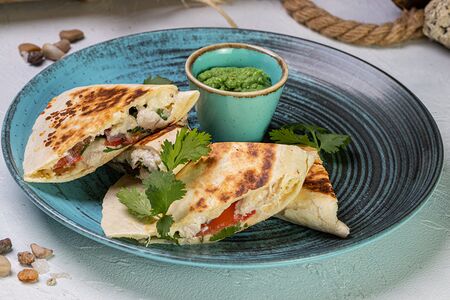 Кесадилья с цыпленком