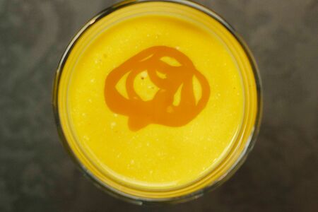 Напиток Манго ласси