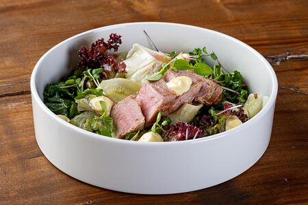 Салат с тунцом и молодым картофелем