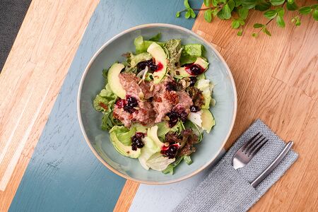 Салат с куриной печенью 