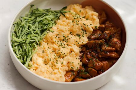 Индейка терияки со скрэмблом