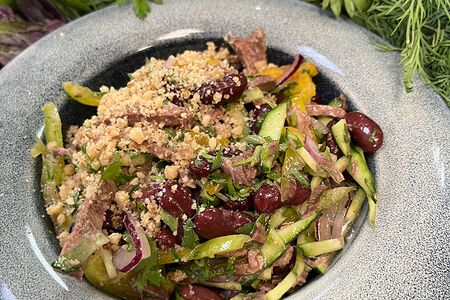 Салат с телятиной и фасолью