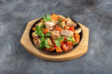 Сковородка со свининой