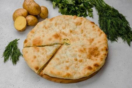 Пирог с картофелем и зеленью⁣