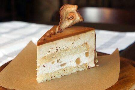 Груша в карамели