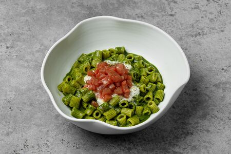 Ригатони с тартаром из тунца