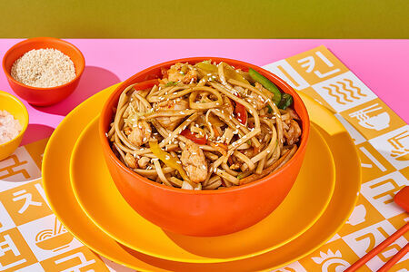 Вок с куриным филе в соусе Терияки