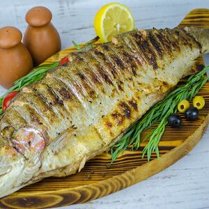 Форель с овощами