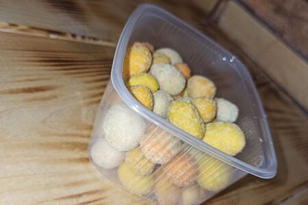 Арахис в сырной глазури