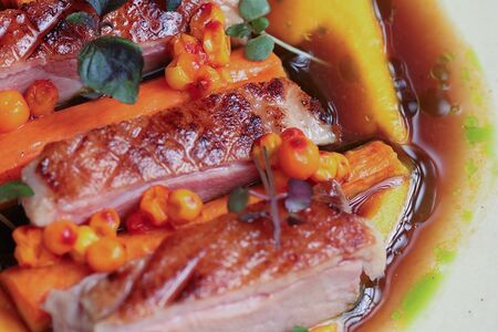 Утиное филе с морковным кремом и облепихой