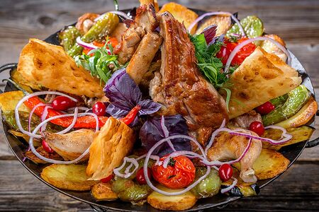 Ассорти из мяса на садже