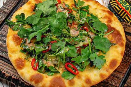 Ламаджо с сыром и зеленью