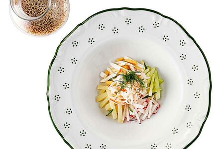 Окрошка с крабом на квасе