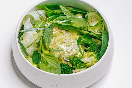 Зеленый витаминный салат