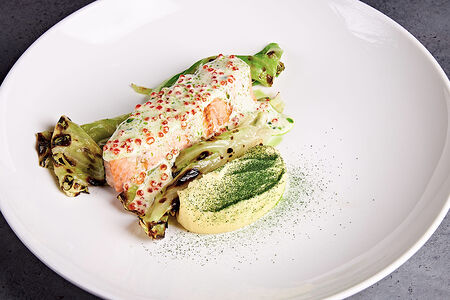 Филе лосося с картофельным пюре и соусом шампань