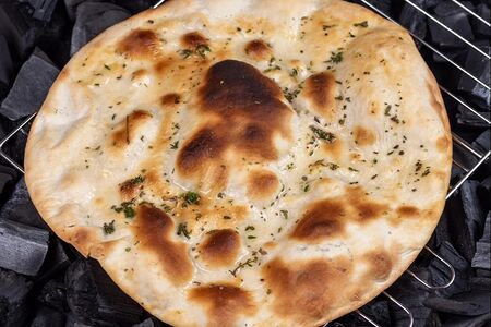 Фокачча с душистыми травами