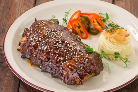 Свиные ребрышки с картофельным пюре