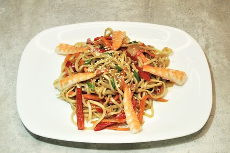 Удон с креветками