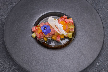 Севиче из тунца с манго и чилли маслом