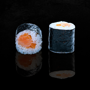 Ролл с лососем