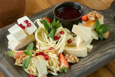 Плато грузинских сыров