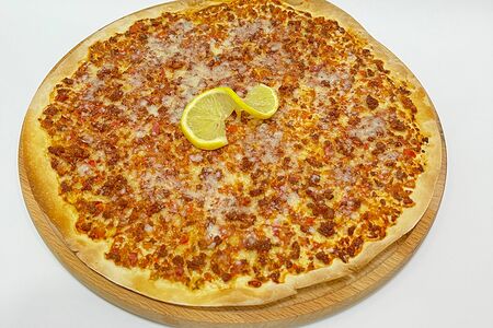 Ламаджо с мясом и сыром