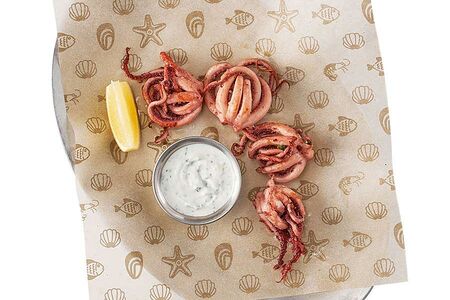 Щупальцы кальмара с соусом дзадзыки