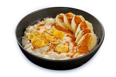 Каша с карамелью и бананом