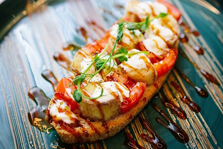 Брускетта с баклажаном