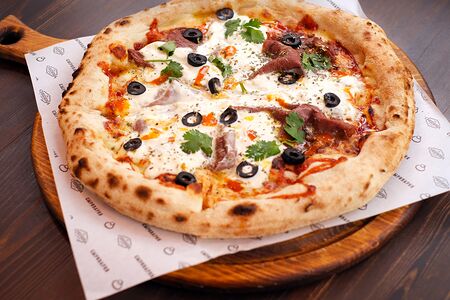 Пицца с кониной