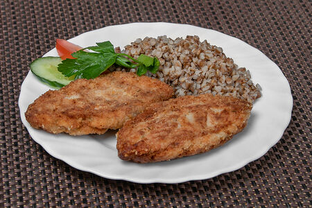 Котлеты мясные с гречкой